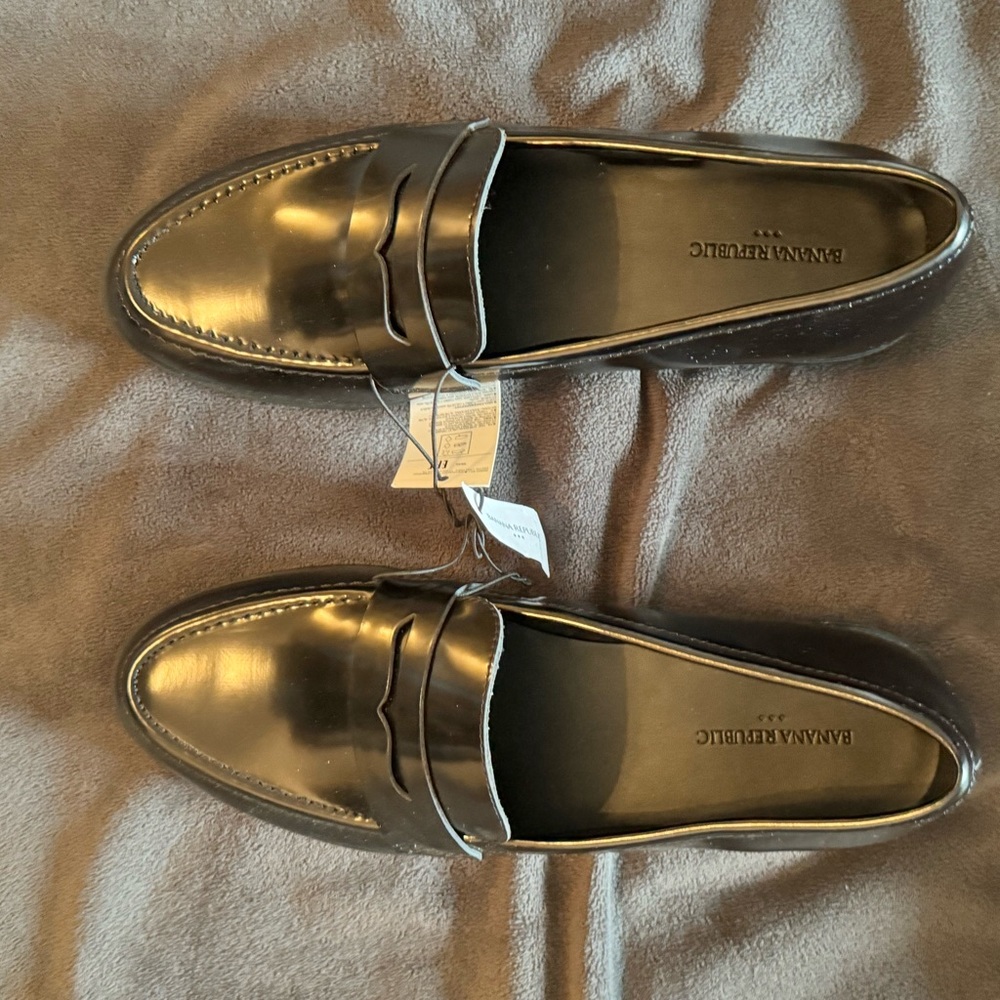 New banana republic black flat loafers